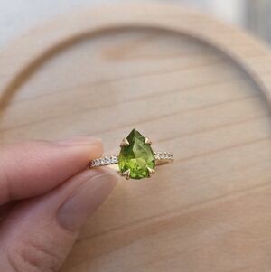 Elegant Green & Gold Peridot Ring Size 5